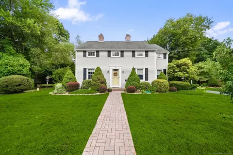 32 Walnut St, Newington, CT 06111