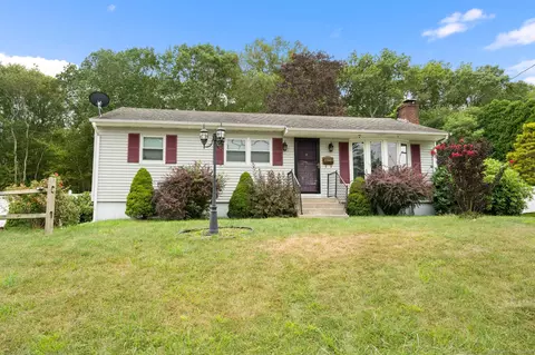 103 Park Avenue Ext, Uncasville, CT 06382