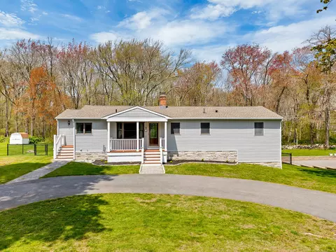 7 Old Black Point Rd, East Lyme, CT 06357
