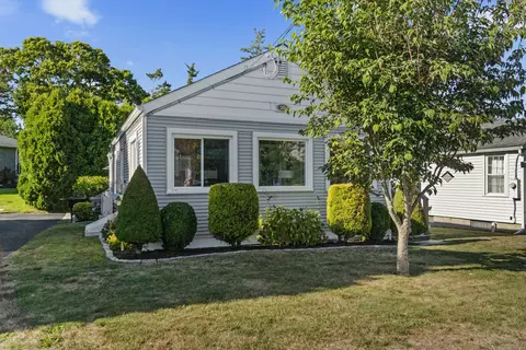 10 Dorothy Rd, Westbrook, CT 06498
