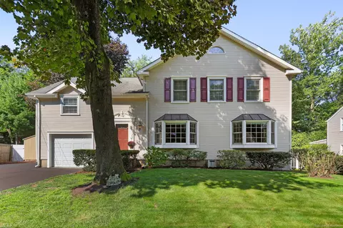 17 Lynn Ct, Darien, CT 06820