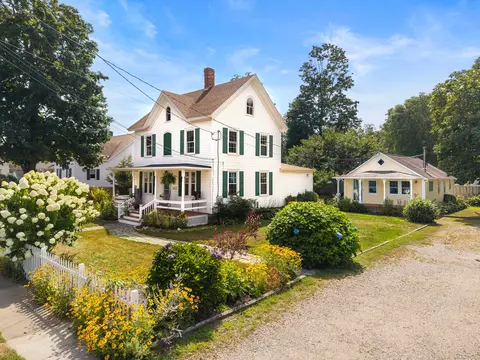 22 York Ave, Niantic, CT 06357