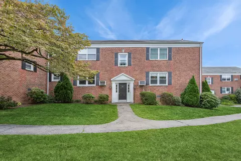 84 Strawberry Hill Ave #1, Stamford, CT 06902