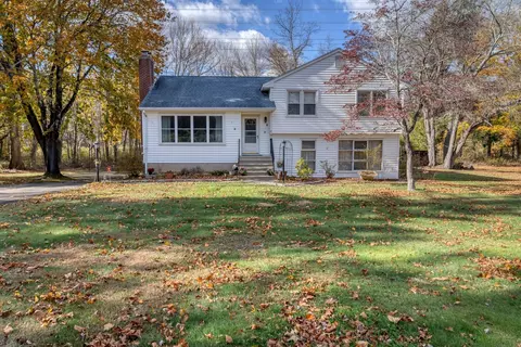 6 Brookside Dr, Woodbridge, CT 06525