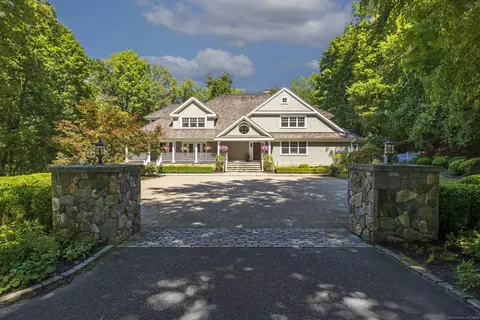 38 Fitch Ln, New Canaan, CT 06840