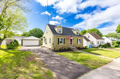 12 Pleasant Dr, Hamden, CT 06514