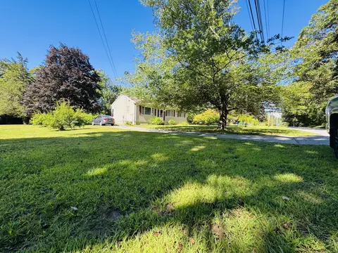348 Roode Rd, Griswold, CT 06351