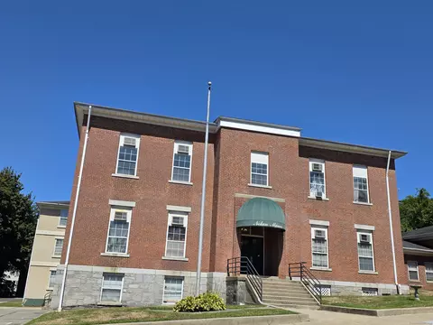 91 4th St #22, Ansonia, CT 06401