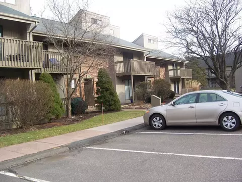 25 Amato Dr #H, South Windsor, CT 06074