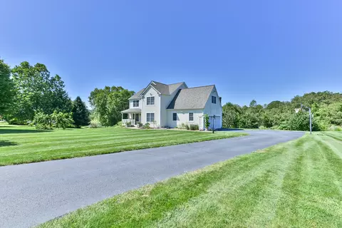 64 May Brk, Woodstock, CT 06281