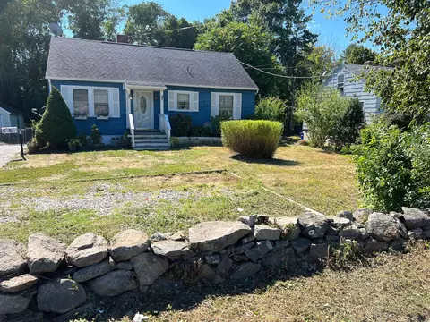 411 Long Hill Rd, Groton, CT 06340