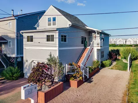 47 First Ave, East Haven, CT 06512