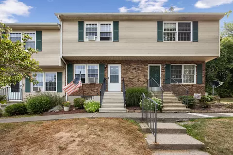 11 Countryside Ln #2, Middletown, CT 06457