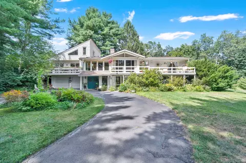 26 Sunrise Dr, Avon, CT 06001