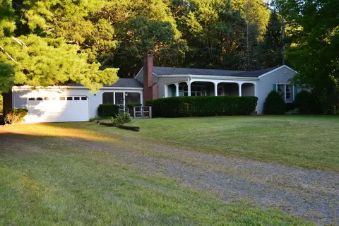 552 Stone Rd, Windsor, CT 06095