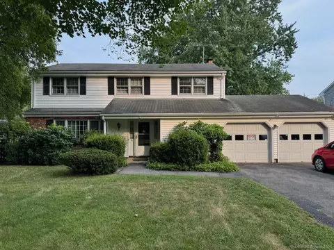 46 Old Orchard Rd, Riverside, CT 06878