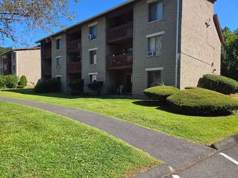 24 Prospect St #31, Manchester, CT 06040