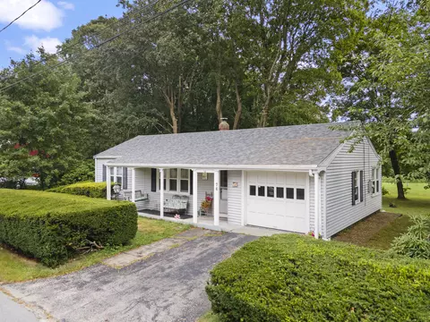 76 S Prospect St, Putnam, CT 06260