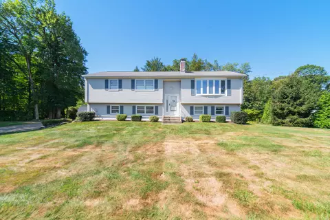 121 Moose Hill Rd, Oxford, CT 06478
