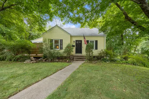 471 Spring St, Cheshire, CT 06410