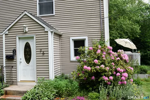 76 Sinclair St, Windsor, CT 06095
