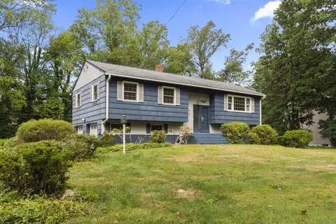 79 Johnson St, Trumbull, CT 06611