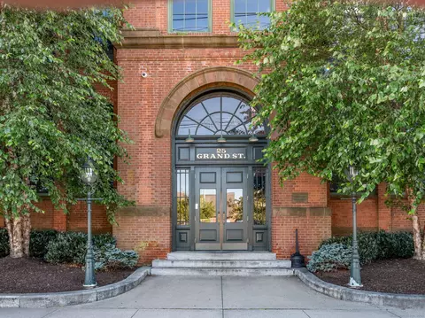 25 Grand St #203, Norwalk, CT 06851