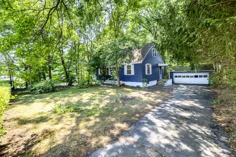 27 Bloomfield Dr, Fairfield, CT 06825