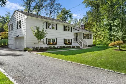 99 Wardwell Dr, New Canaan, CT 06840
