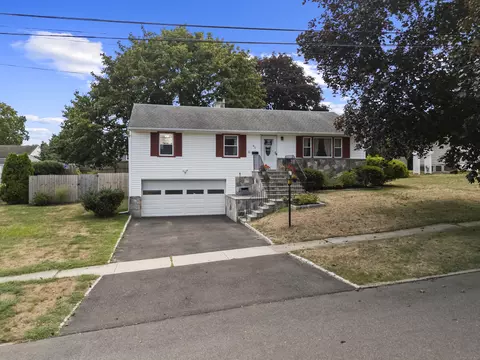 85 Clements Dr, Stratford, CT 06614
