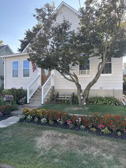 125 Sampson St, Bridgeport, CT 06606