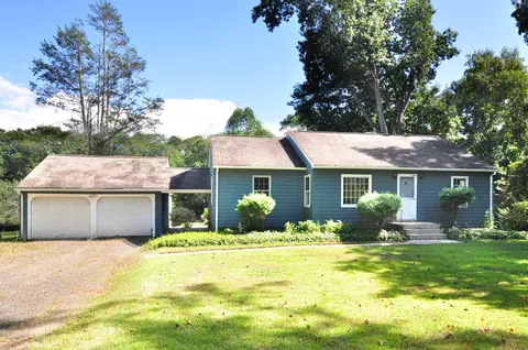 73 Botsford Rd, Seymour, CT 06483