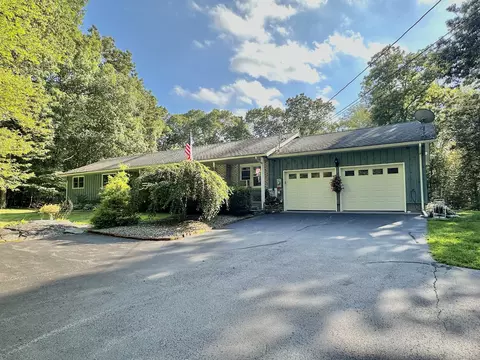 517 Taylor Hill Rd, Griswold, CT 06351