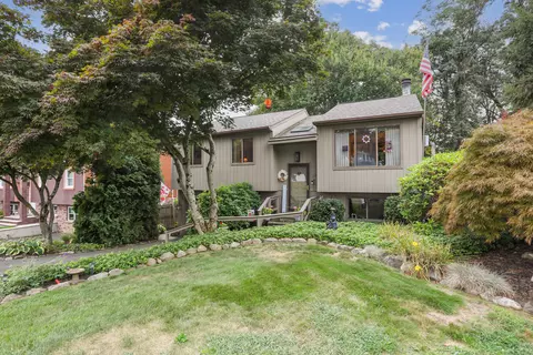 23 Westview Dr, Danbury, CT 06810
