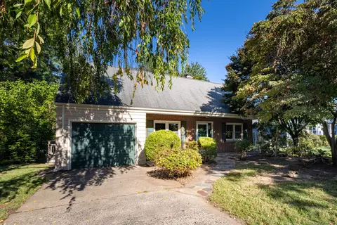 3 Grandview Ct, Wallingford, CT 06492