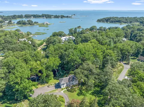 46 Sunswyck Rd, Darien, CT 06820
