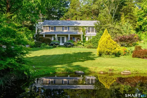 48 Hop Brook Rd, Brookfield, CT 06804