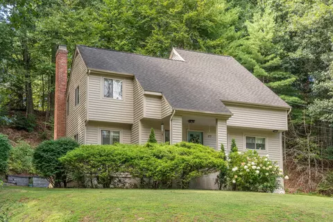 177 Stratton Brook Rd, Simsbury, CT 06070