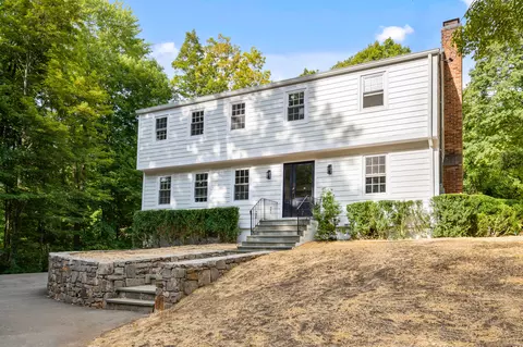 32 Cobblestone Pl, Wilton, CT 06897
