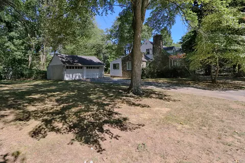 20 Ermine St, Fairfield, CT 06824