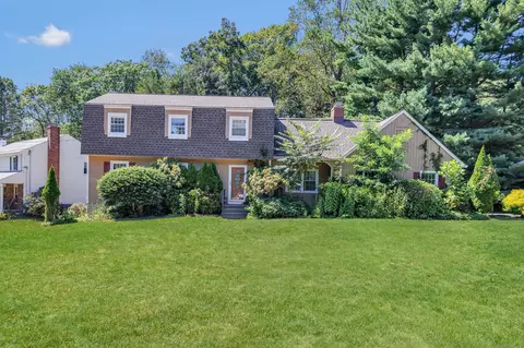 821 Cascade Dr, Fairfield, CT 06825