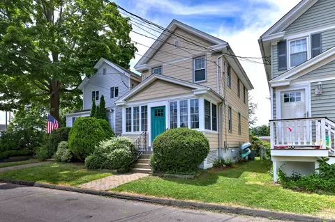 18 Court St, Branford, CT 06405