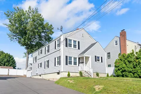 385 Quaker Ln S, West Hartford, CT 06119