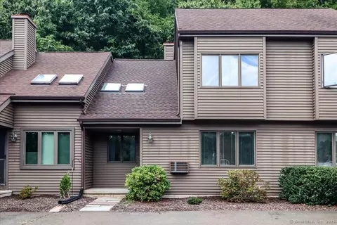 34 Twin Oaks #34, New Milford, CT 06776