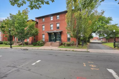 64 Morris St #102, Hartford, CT 06114