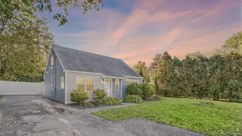 1 George Ln, Wallingford, CT 06492