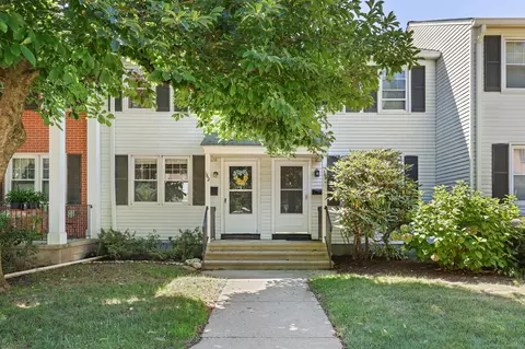 162 Sylvan Knoll Rd, Stamford, CT 06902
