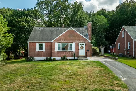 47 Cricket Dr, Meriden, CT 06450