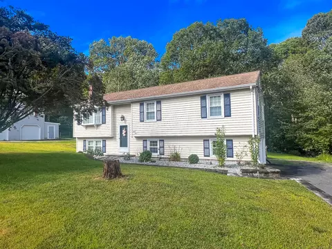 33 Amy Ln, Bristol, CT 06010