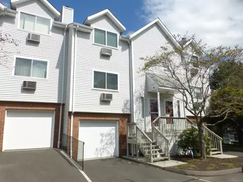 925 Oronoke Rd #22I, Waterbury, CT 06708
